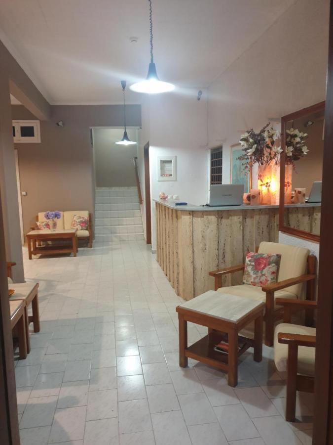 Alexandros B Hotel Nikiana Buitenkant foto
