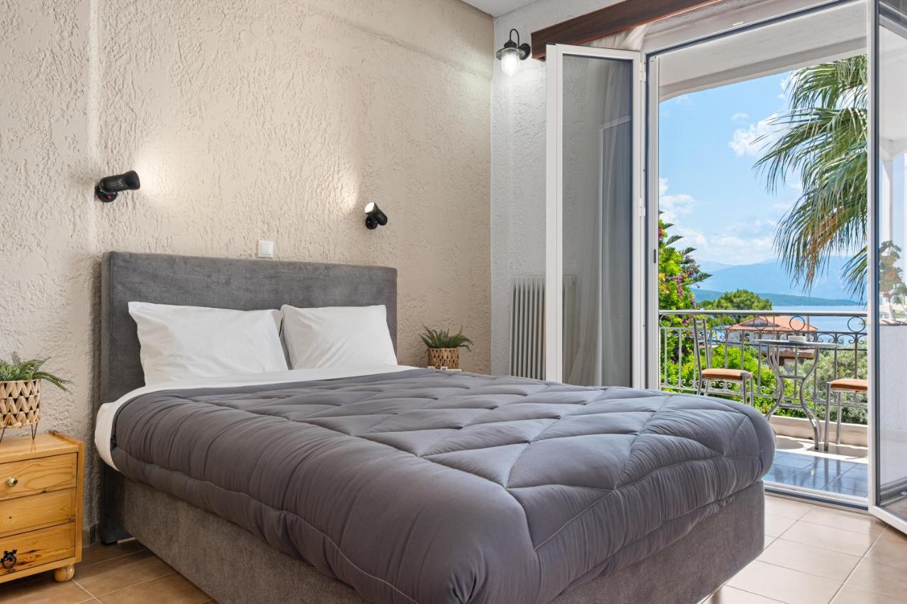 Alexandros B Hotel Nikiana Buitenkant foto
