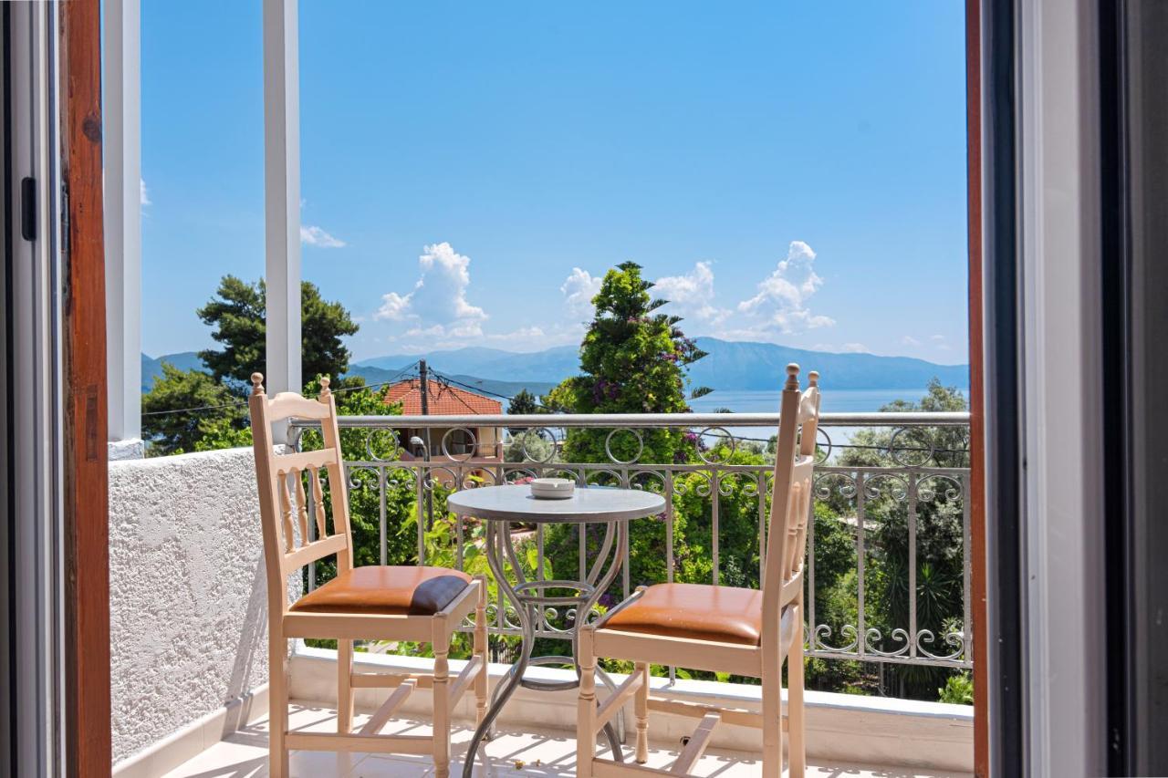 Alexandros B Hotel Nikiana Buitenkant foto