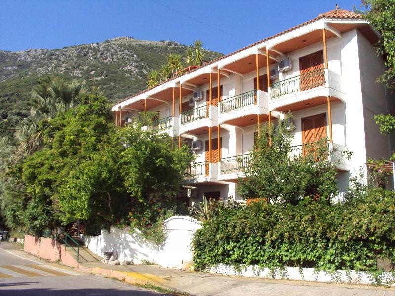 Alexandros B Hotel Nikiana Buitenkant foto