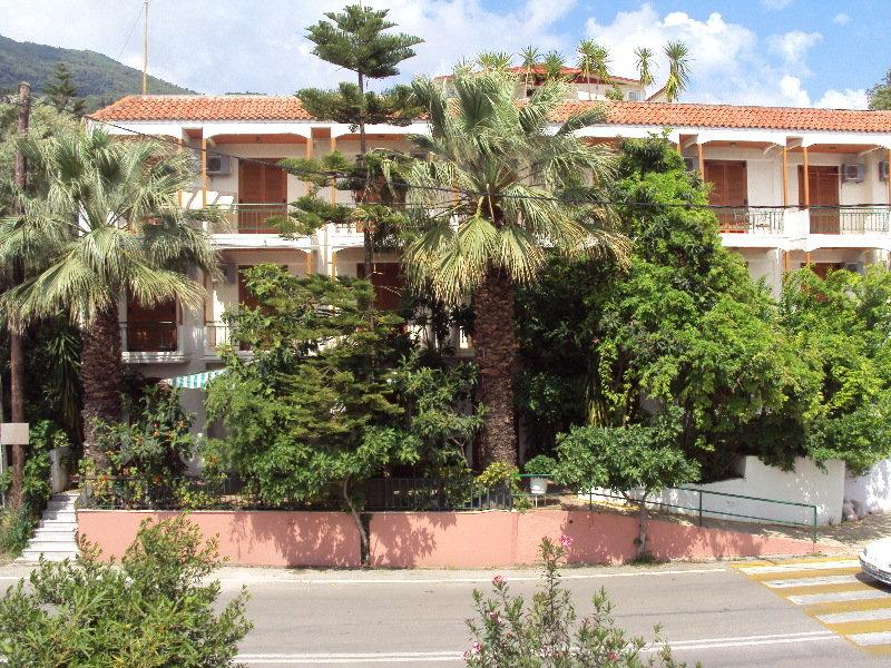 Alexandros B Hotel Nikiana Buitenkant foto