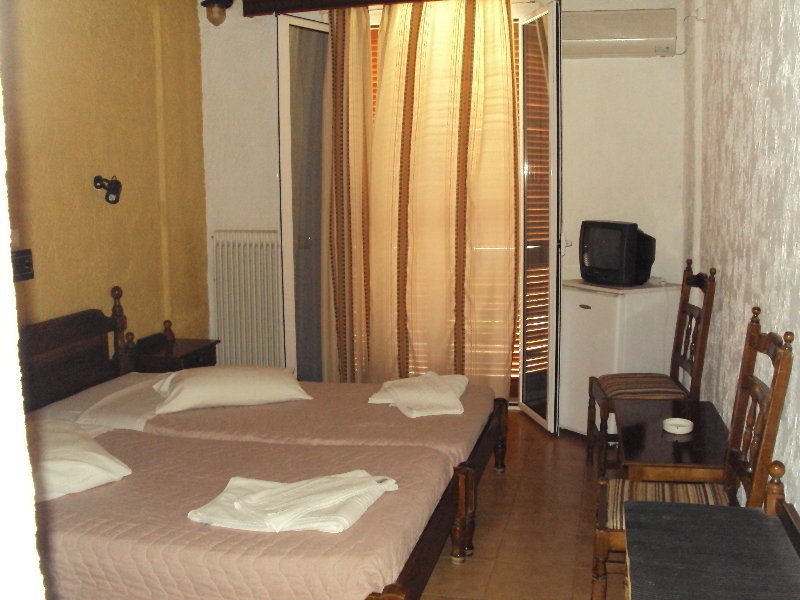 Alexandros B Hotel Nikiana Buitenkant foto